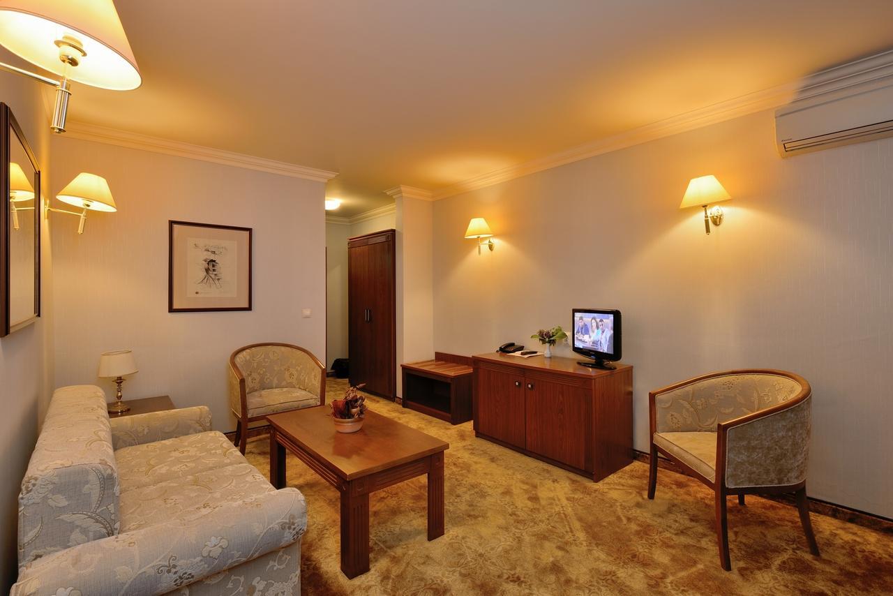 Hotel Club Central خيساريا المظهر الخارجي الصورة